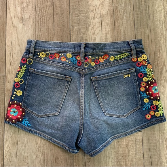 JUICY COUTURE- floral embroidered jean shorts - Picture 6 of 9